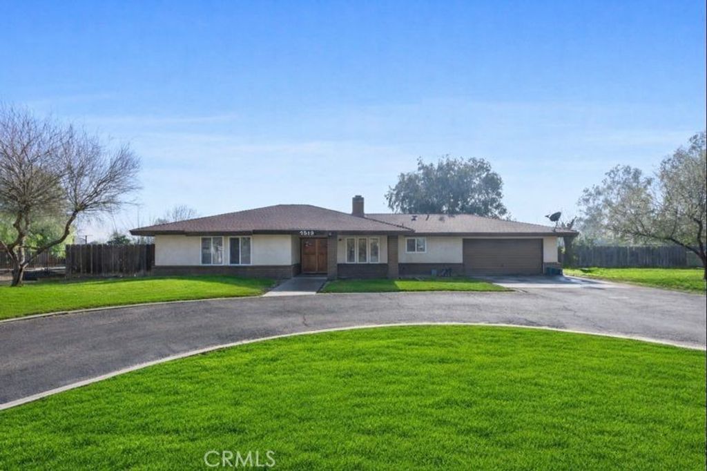 Photo of 7519 Man O War Street, Bakersfield, CA 93307 (MLS # SR26011323)