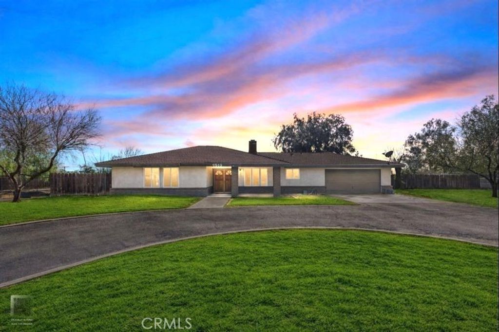 Photo of 7519 Man O War Street, Bakersfield, CA 93307 (MLS # SR26011323)