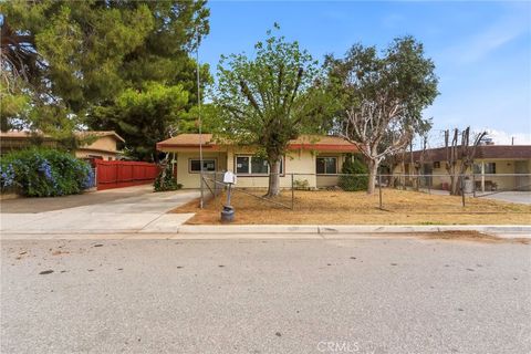 Photo of 361 Golden DR, Bakersfield, CA 93306 (MLS # CV26115178)