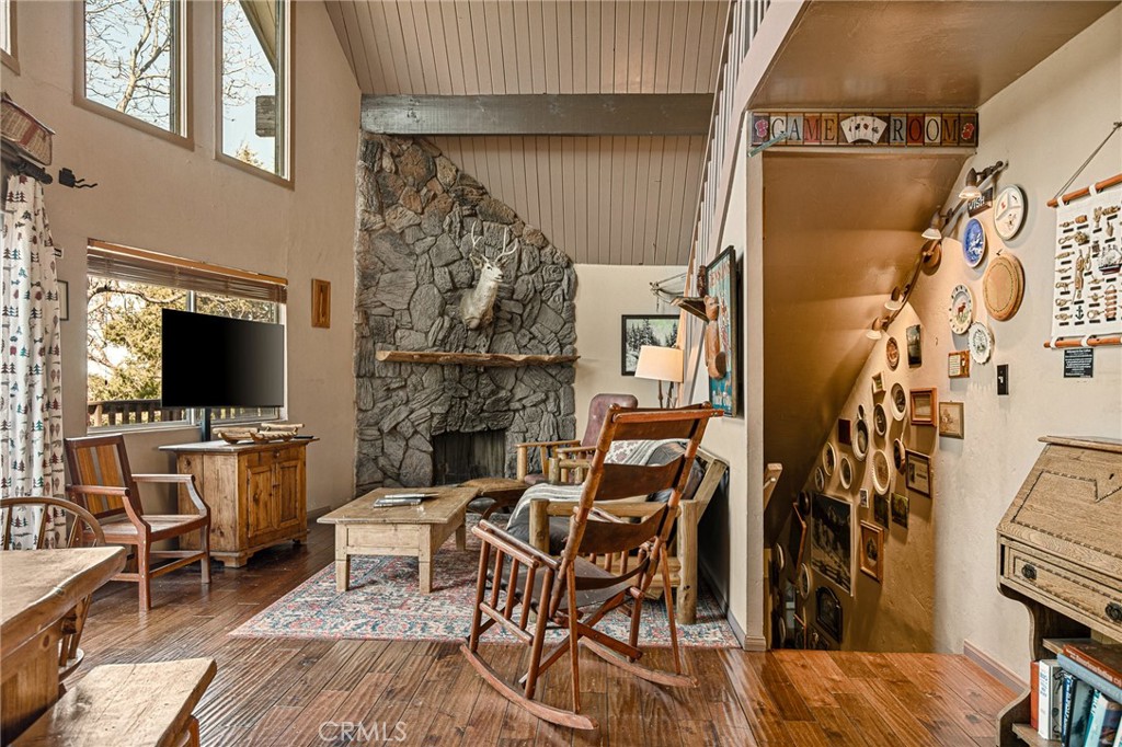 1256 Grass Valley