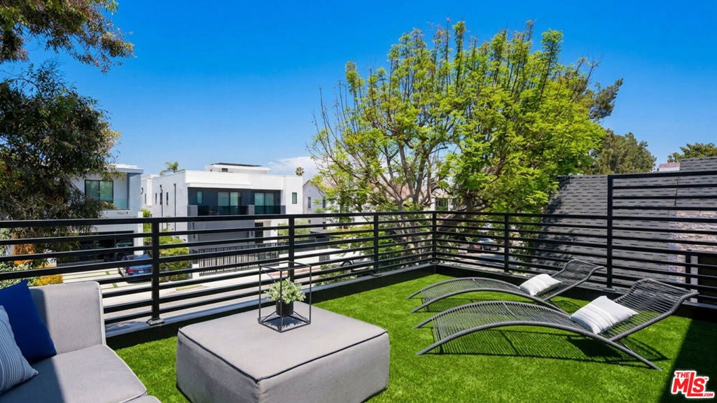 8356 W 4th Street