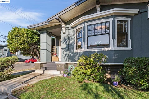 Tiny photo for 1927 Grant St ST, Berkeley, CA 94703 (MLS # 41151579)
