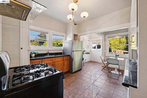 Tiny photo for 1927 Grant St ST, Berkeley, CA 94703 (MLS # 41151579)