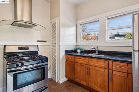 Tiny photo for 1927 Grant St ST, Berkeley, CA 94703 (MLS # 41151579)