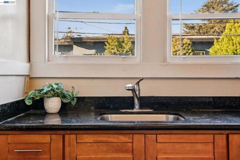 Tiny photo for 1927 Grant St ST, Berkeley, CA 94703 (MLS # 41151579)