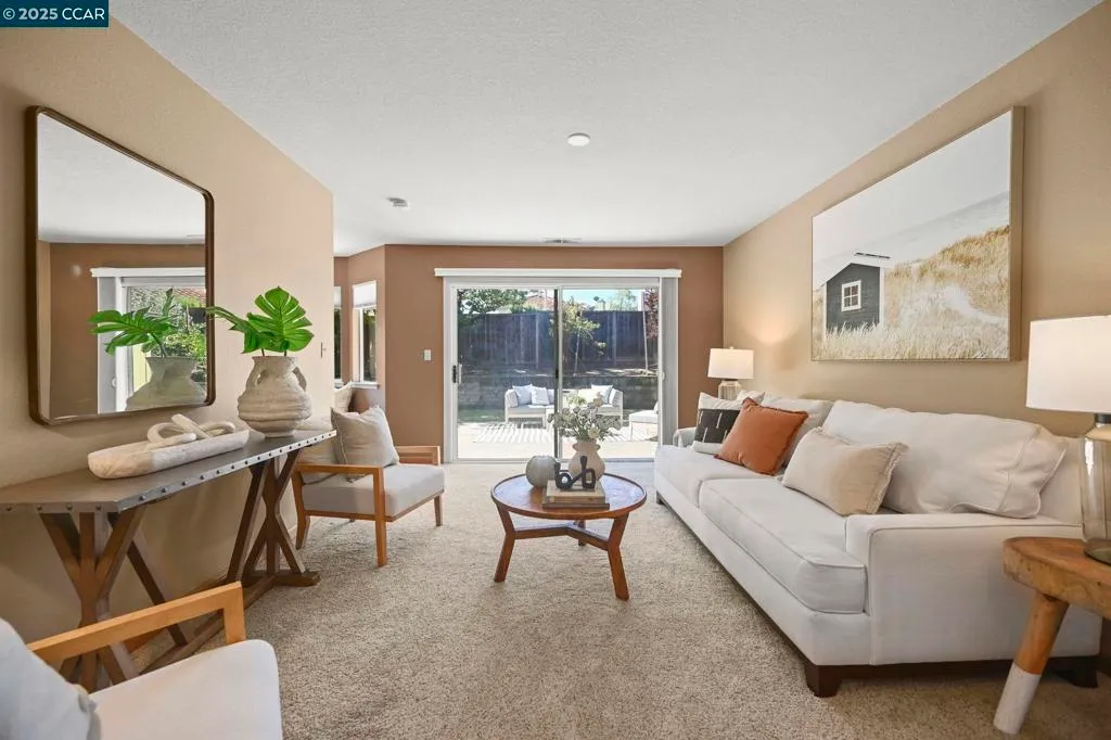 Castro Valley, California 94552, United States, 3 Bedrooms Bedrooms, ,2 BathroomsBathrooms,Residential,Active,186012