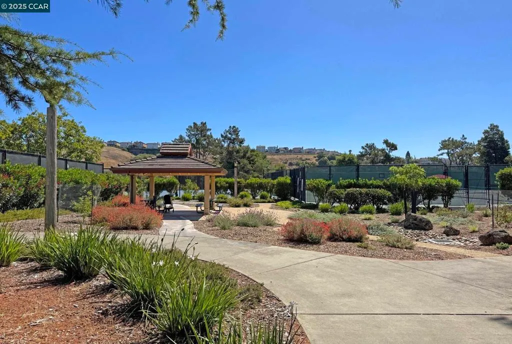 Castro Valley, California 94552, United States, 3 Bedrooms Bedrooms, ,2 BathroomsBathrooms,Residential,Active,186012