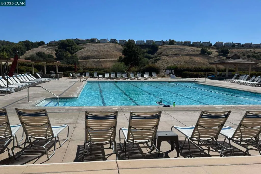 Castro Valley, California 94552, United States, 3 Bedrooms Bedrooms, ,2 BathroomsBathrooms,Residential,Active,186012