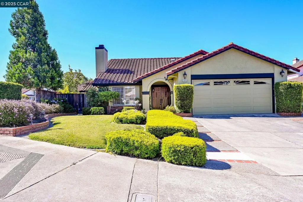 Castro Valley, California 94552, United States, 3 Bedrooms Bedrooms, ,2 BathroomsBathrooms,Residential,Active,186012