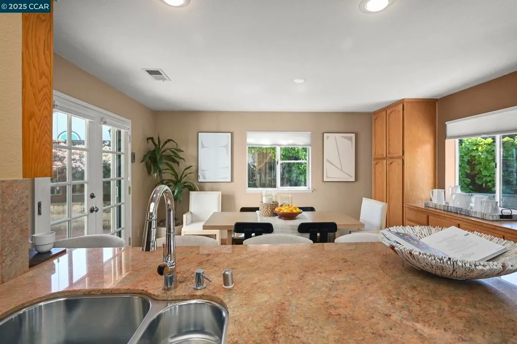 Castro Valley, California 94552, United States, 3 Bedrooms Bedrooms, ,2 BathroomsBathrooms,Residential,Active,186012