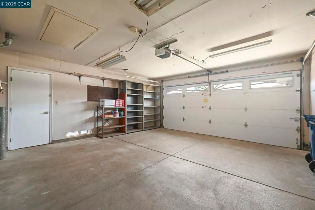 Castro Valley, California 94552, United States, 3 Bedrooms Bedrooms, ,2 BathroomsBathrooms,Residential,Active,186012