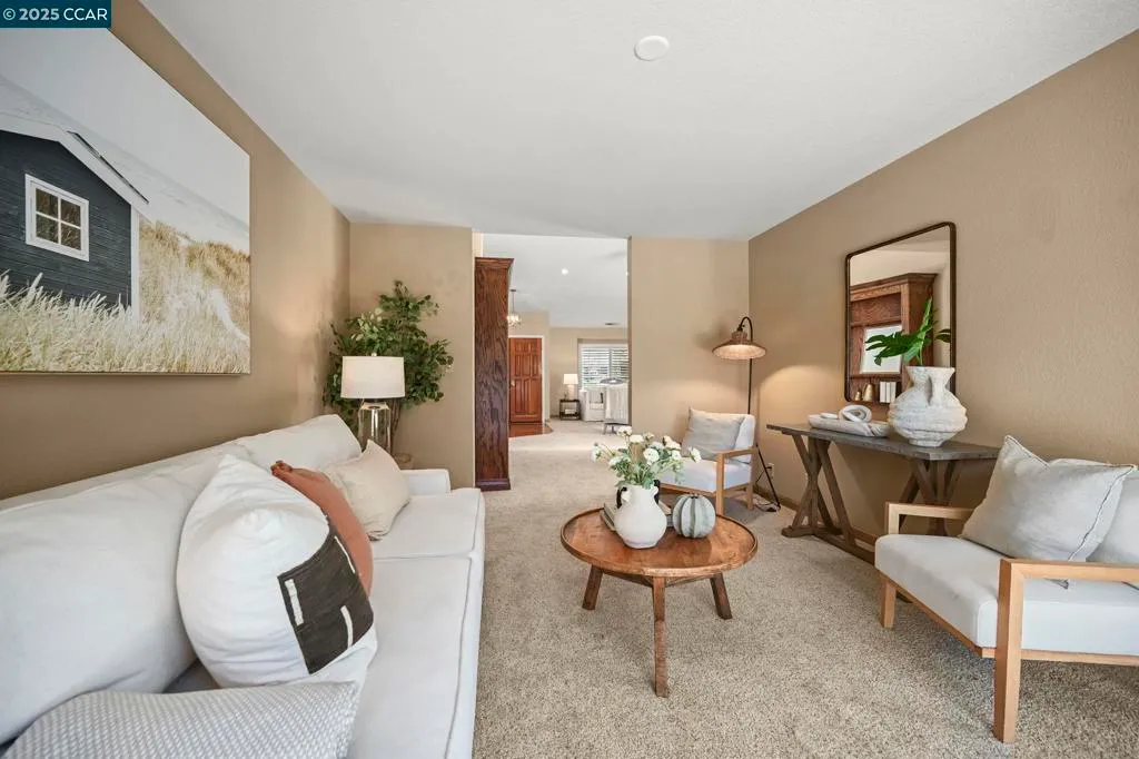 Castro Valley, California 94552, United States, 3 Bedrooms Bedrooms, ,2 BathroomsBathrooms,Residential,Active,186012