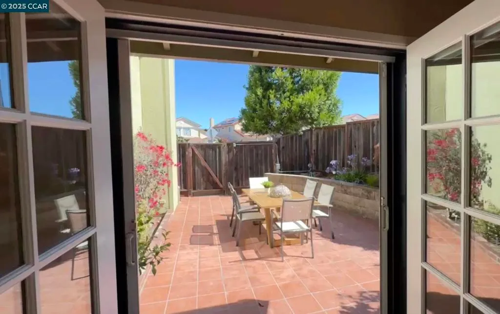 Castro Valley, California 94552, United States, 3 Bedrooms Bedrooms, ,2 BathroomsBathrooms,Residential,Active,186012