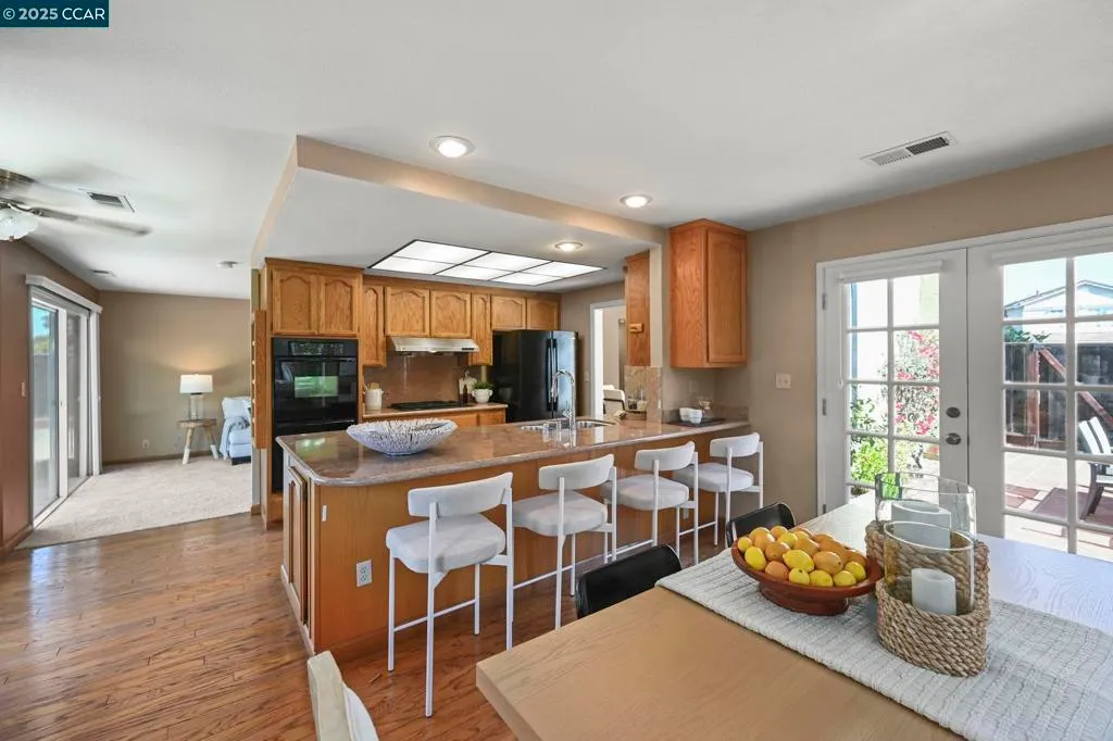 Castro Valley, California 94552, United States, 3 Bedrooms Bedrooms, ,2 BathroomsBathrooms,Residential,Active,186012