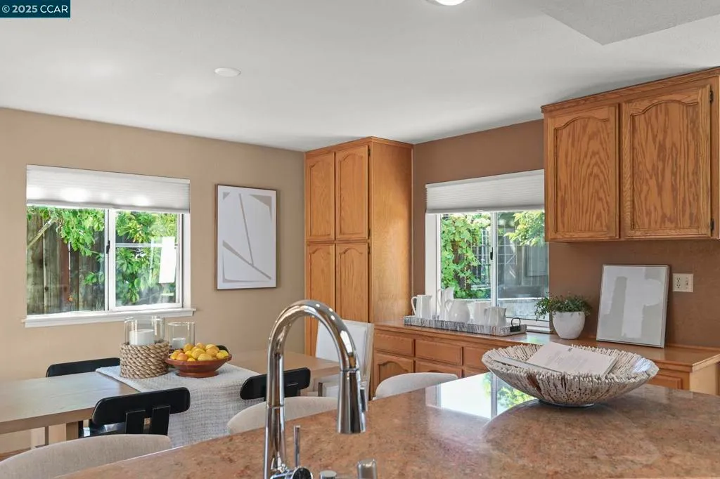 Castro Valley, California 94552, United States, 3 Bedrooms Bedrooms, ,2 BathroomsBathrooms,Residential,Active,186012