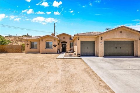 Photo of 7622 San Remo Trail, Yucca Valley, CA 92284 (MLS # JT25164403)