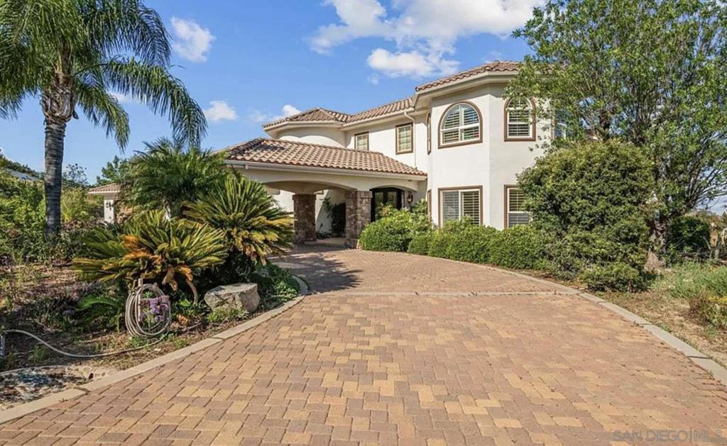 21100 Paseo Montana