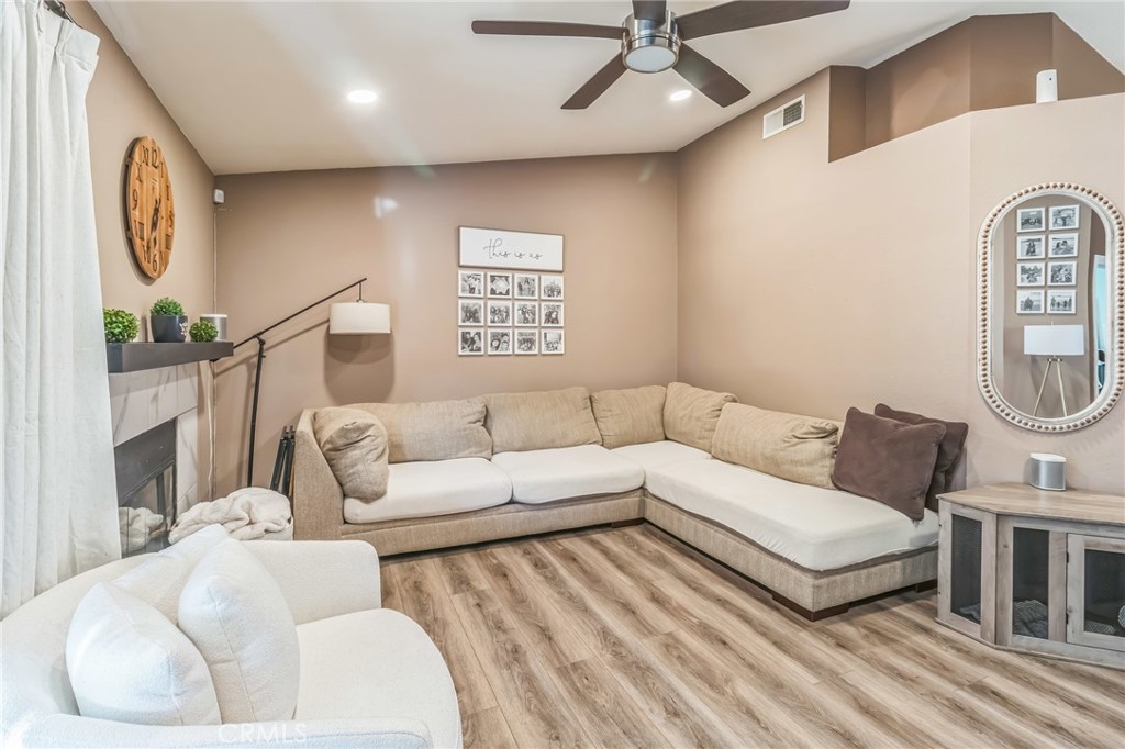 2618 W Loma Vista Drive