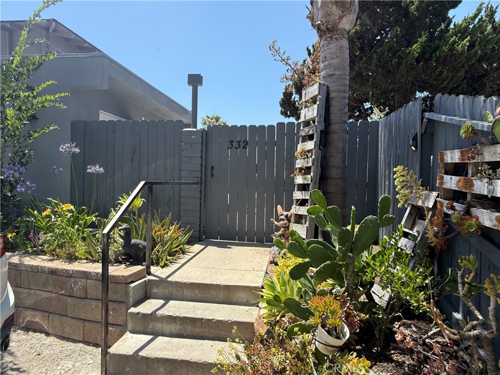 332 S El Camino Real