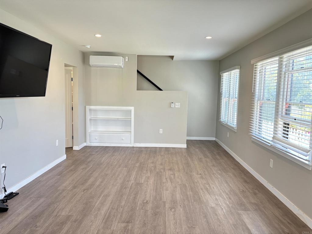 181 189 N Waverly Street