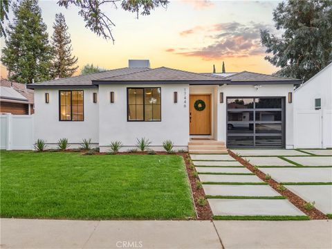 Photo of 17446 Hatteras Street, Encino, CA 91316 (MLS # SR25219556)