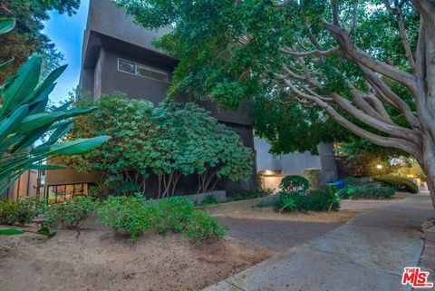Tiny photo for 1077 W Kensington Road #3, Los Angeles, CA 90026 (MLS # 26839881)