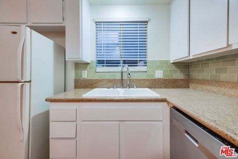 Tiny photo for 1077 W Kensington Road #3, Los Angeles, CA 90026 (MLS # 26839881)