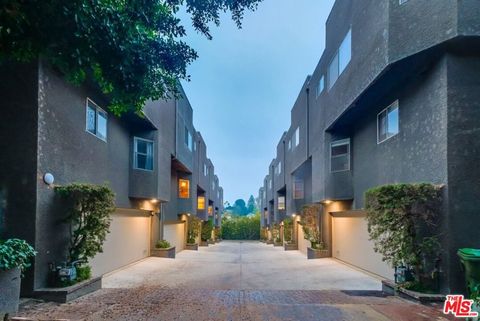 Tiny photo for 1077 W Kensington Road #3, Los Angeles, CA 90026 (MLS # 26839881)