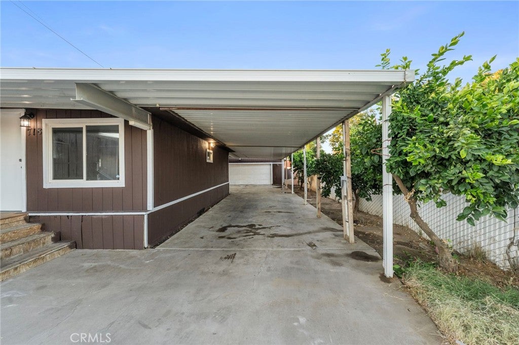 718 Willow Drive