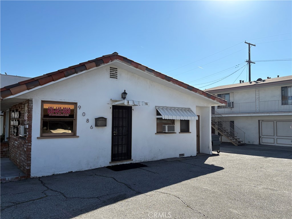 9088 Las Tunas Drive