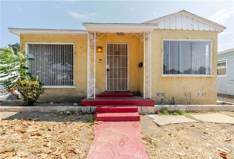 Photo of 3020 Magnolia Ave, Long Beach, CA 90806 (MLS # SR25223743)