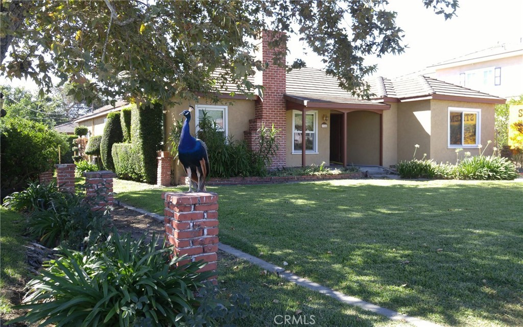 Located in Santa Anita Village which is known for Peacocks, this lovely traditional home includes an updated kitchen with stainless steel appliances and an induction cooktop. A den adjoins the kitchen. Other special features include 2 bedrooms with ensuite bathrooms, and hardwood floors throughout most of the home. The 3rd bedroom with loft, provides a creative space with many possibilities. A detached 4 car garage and driveway provide ample parking. Additionally, there is an office/bonus room attached to the garage. Yard with fruit trees.
Centrally located close to schools, shopping, public transportation, freeways and recreational activities.