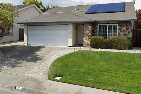 Photo of 20 Pamplona Ct Ct, San Ramon, CA 94583 (MLS # 41120583)