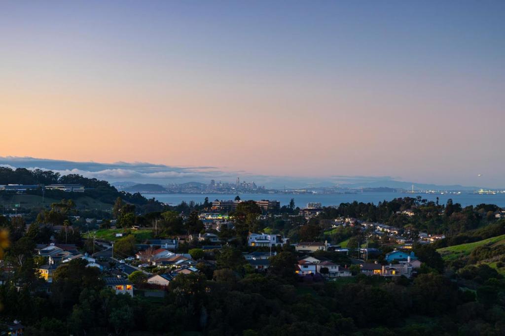 3860 W Naughton Avenue