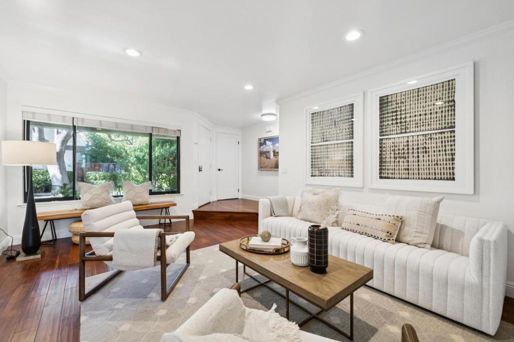 646 S Ahwanee Terrace