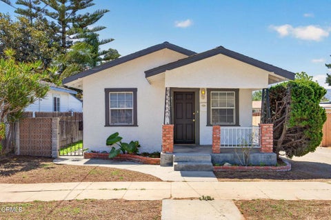 Photo of 822 E Pleasant Street, Santa Paula, CA 93060 (MLS # V1-36912)