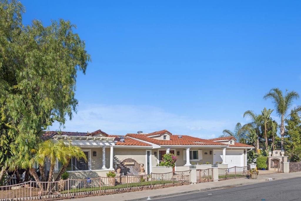 5713 Desert View Drive