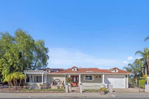 Photo of 5713 Desert View Drive Dr, La Jolla, CA 92037 (MLS # 260018839SD)