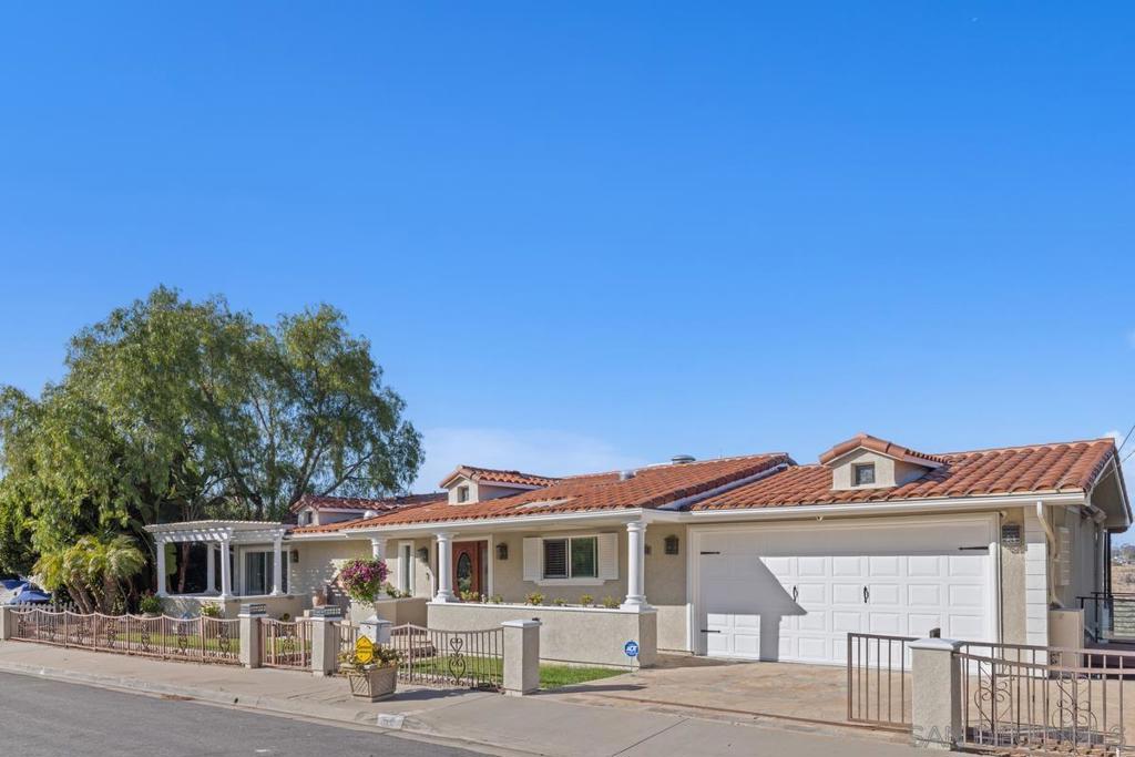 5713 Desert View Drive