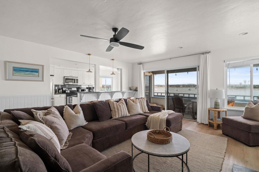 3536 40 Bayside Walk