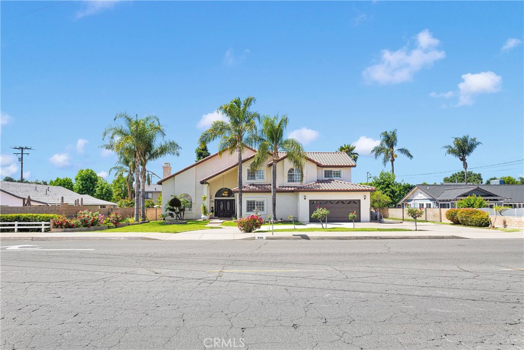 1048 Gladstone Street