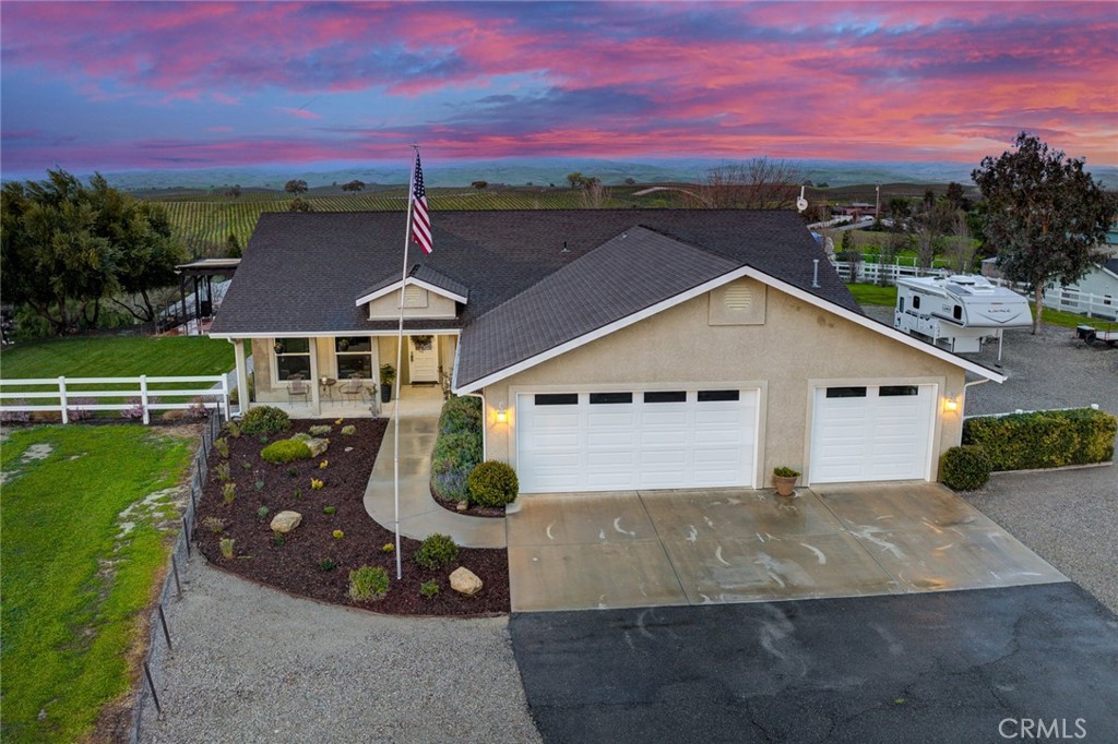 5095 White Tail Place