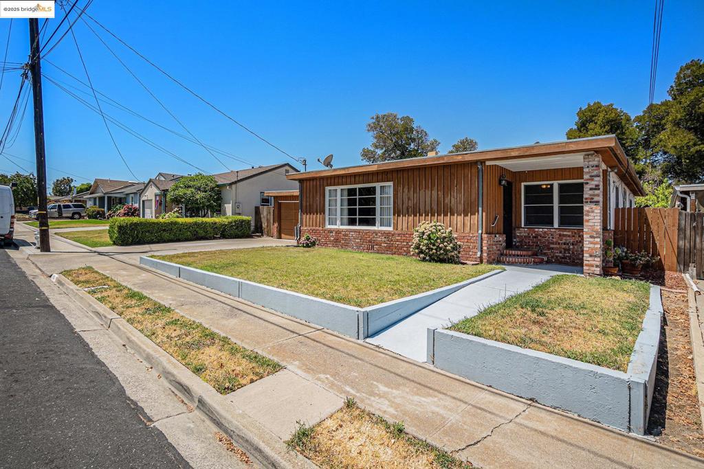 123 Campbell Ave
