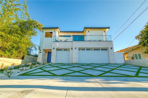 Photo of 10322 Avenida Cinco De Mayo, Fountain Valley, CA 92708 (MLS # PW26078767)