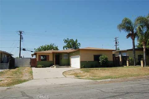Photo of 251 E Ramona Drive, Rialto, CA 92376 (MLS # TR26092751)