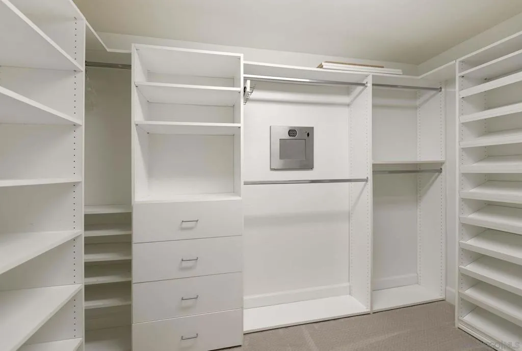 La Jolla, California 92037, United States, 3 Bedrooms Bedrooms, ,3 BathroomsBathrooms,Residential,Active,193646