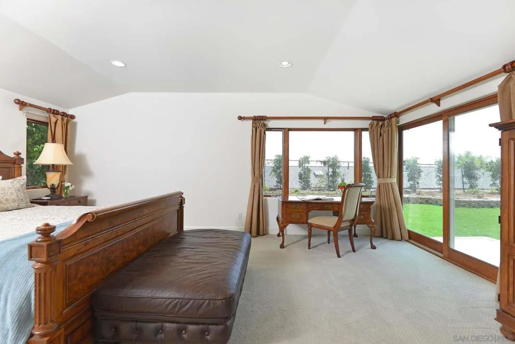 La Jolla, California 92037, United States, 3 Bedrooms Bedrooms, ,3 BathroomsBathrooms,Residential,Active,193646