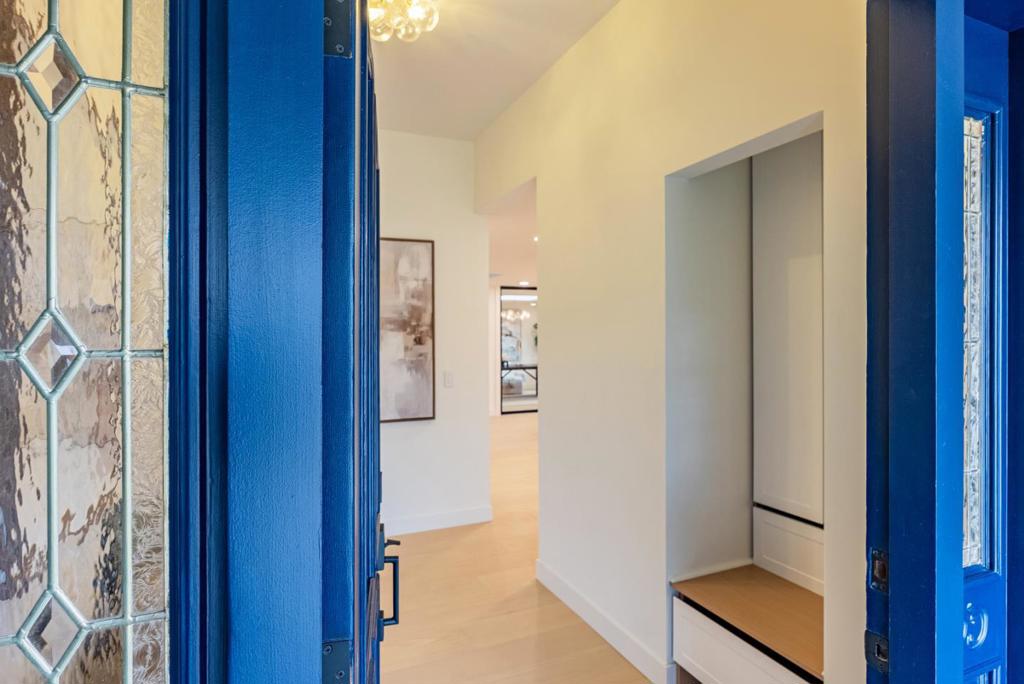 2083 Louise Lane