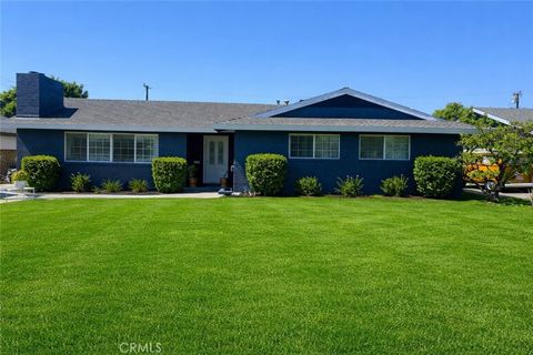 Photo of 918 N Cleveland Street, Orange, CA 92867 (MLS # OC25252909)