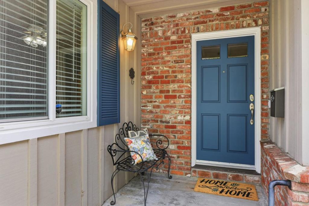 728 S Genevieve Lane